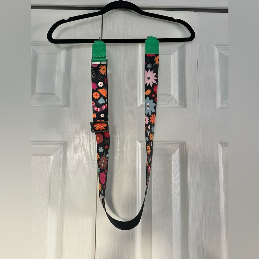 Min & Mon adjustable purse strap, excellent condition.